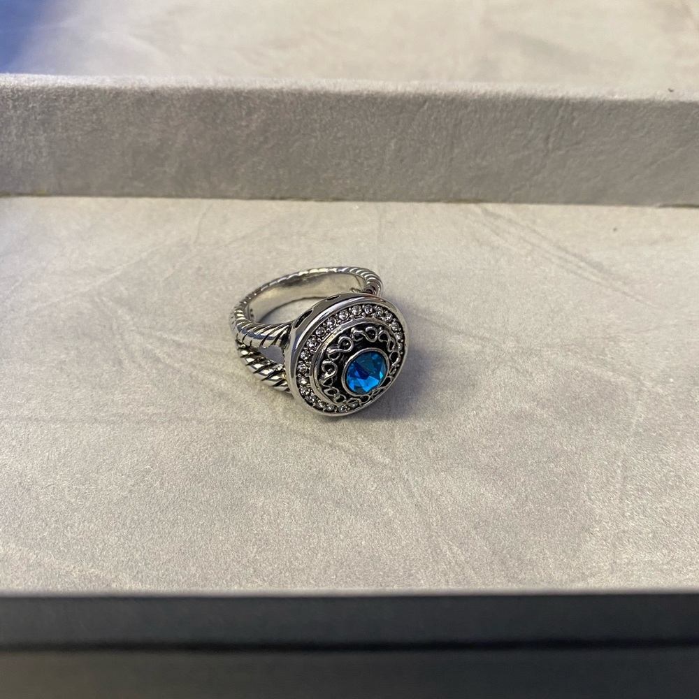 Ring size 8💙